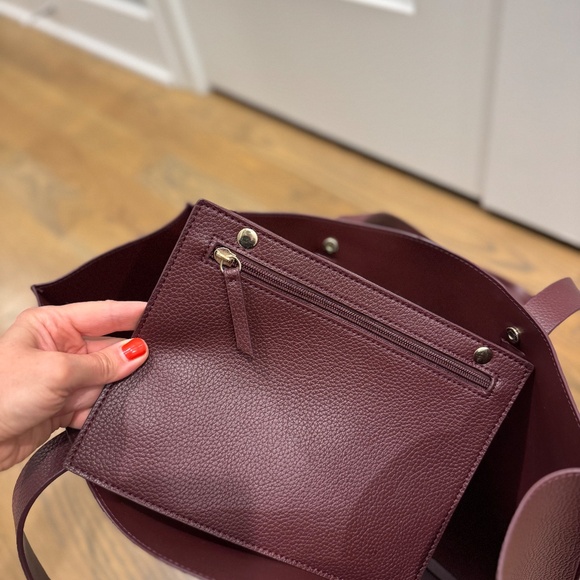 Rachel Zoe Burgundy Tote bag with small removable pouch - Picture 4 of 5